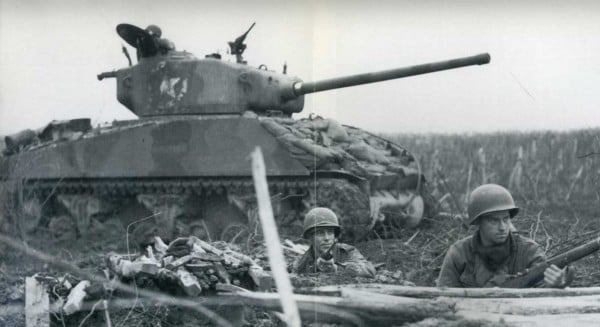 Sherman 76 Arracourt