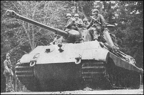 Fallschirmjager-tiger2_in_action