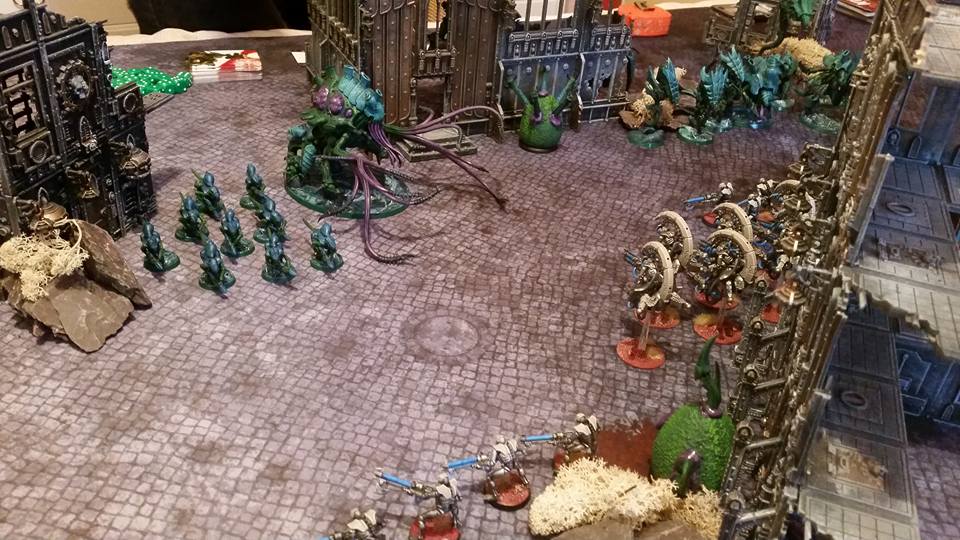 Necrons Vs Tyranids on Cobblestone Battlefield