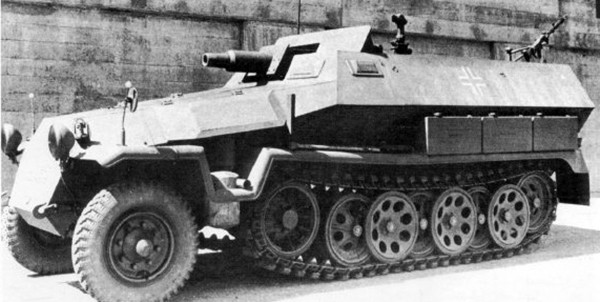 New: Sd.Kfz. 251/9 – Stummel