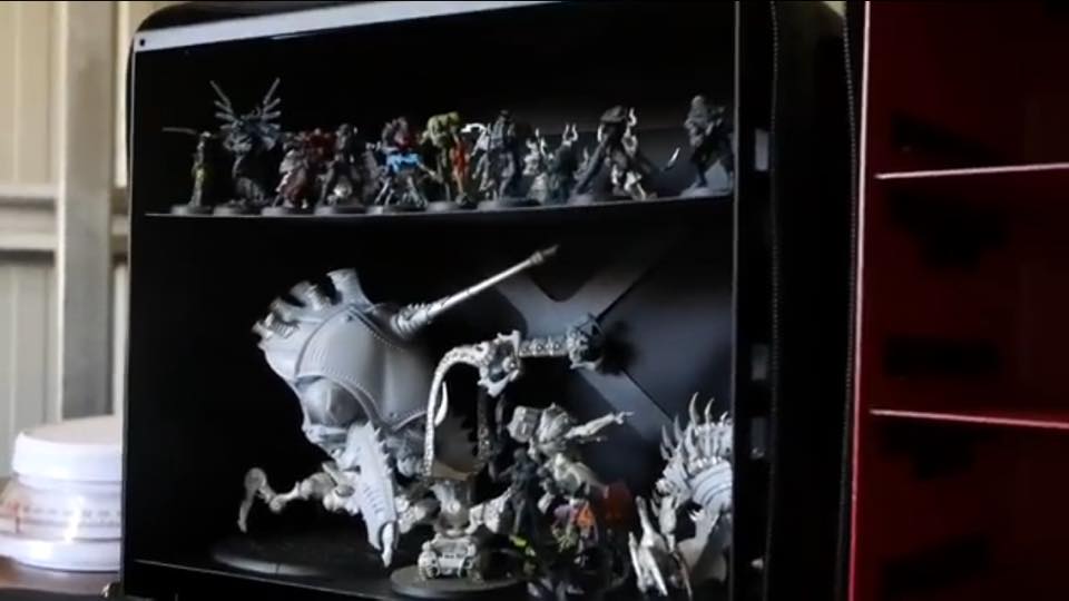 How to transport a ridiculous amount of miniatures in dynamic poses?