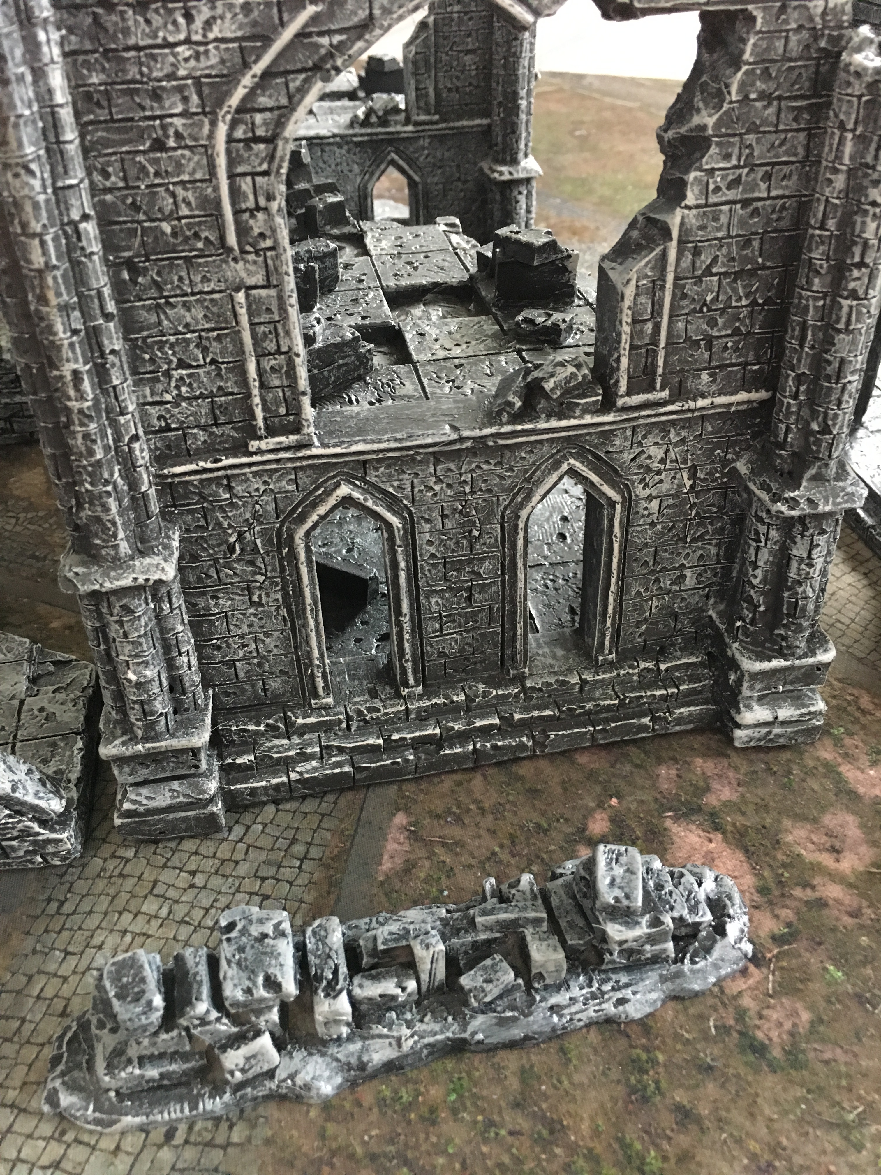 Prepainted GOTHIC Ruins set – perfect warhammer wargaming scenery
