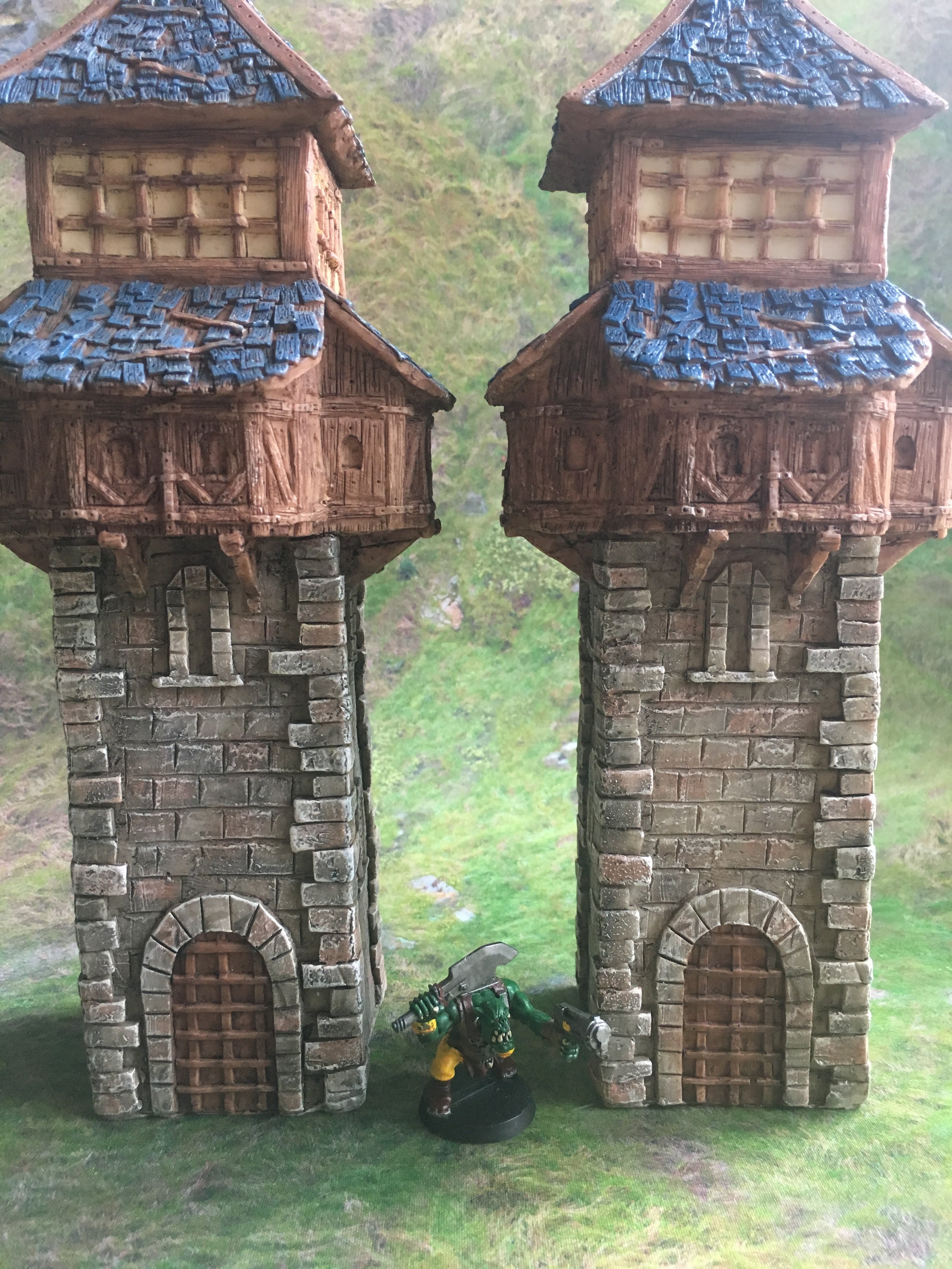 New prepainted FANTASY TERRAIN: Chapels and 3 types of Watchtowers now available