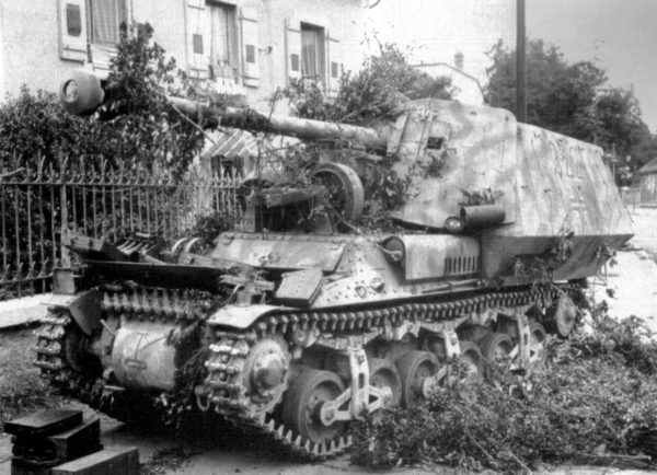 Marder I auf Geschutzwagen Lorraine Schlepper (f) - SdKfz 135 lies abandoned in Vesoul,France - 1944.